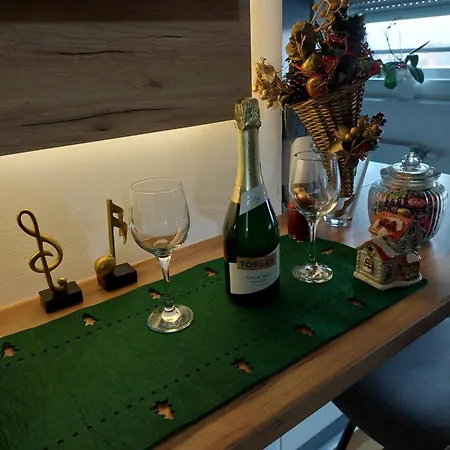 Daire And Grey Novi Sad